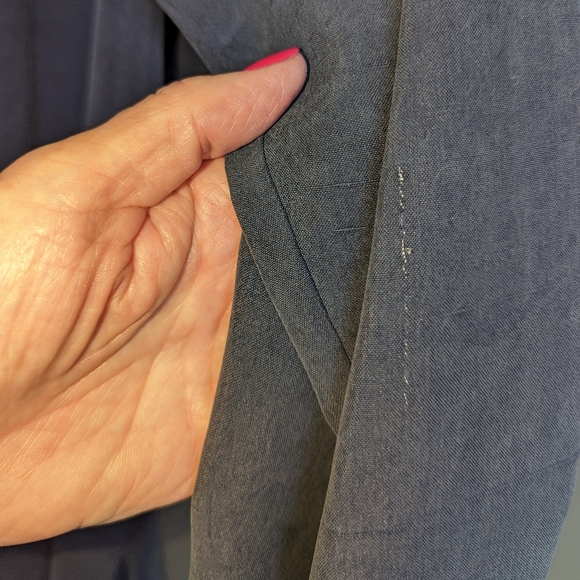 Alfred Dunner 100% Silk Collarless Jacket Soft Navy, Size 16, Loop Button Style - Picture 7 of 7